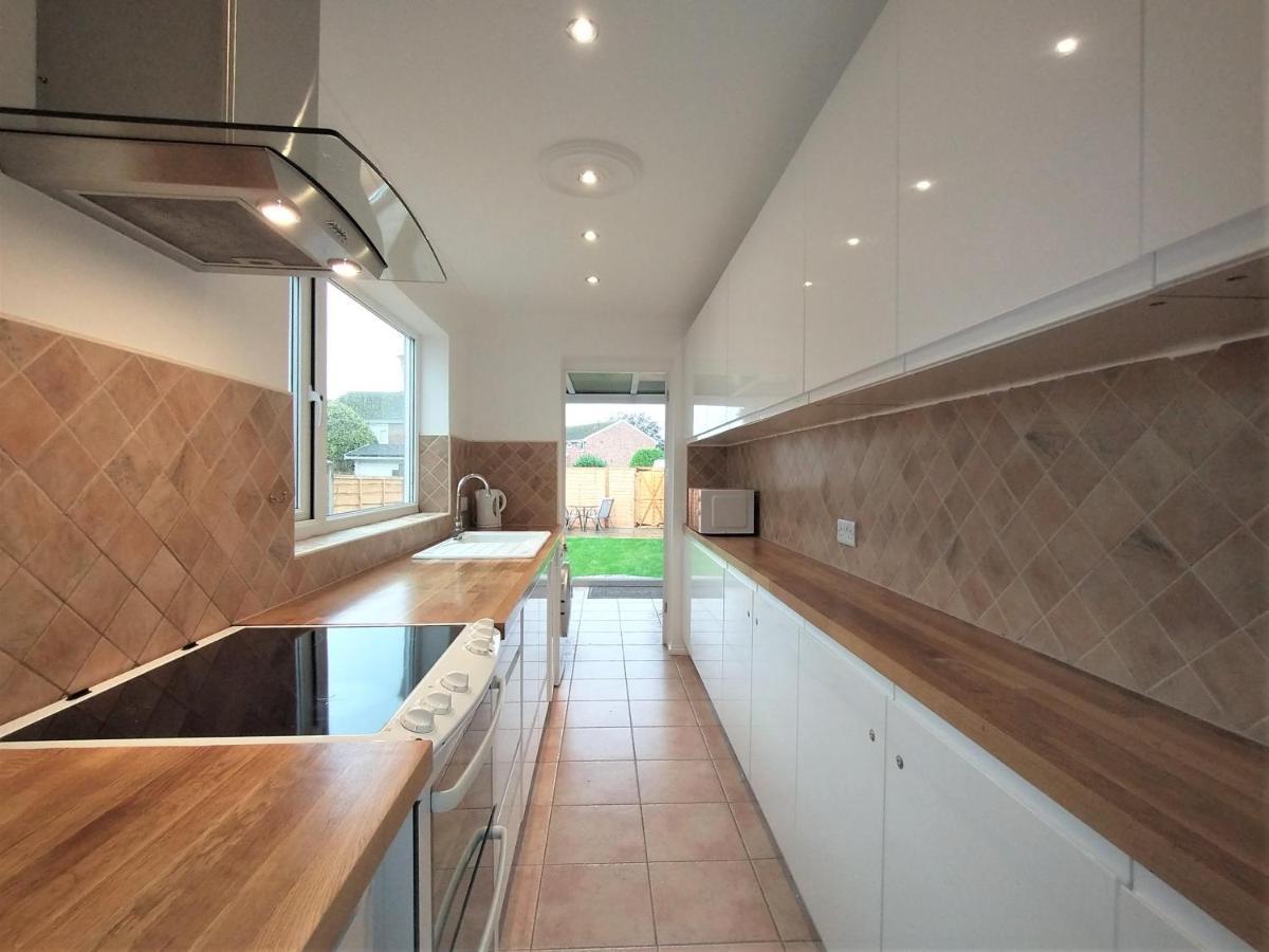 Villa Chipad Duo - Comfy House With Parking And Garden Chichester Exterior foto